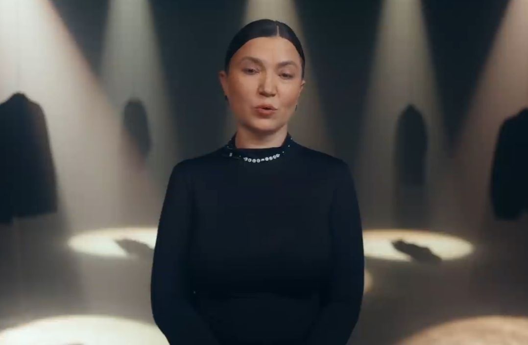Alena Omargalieva - Сама