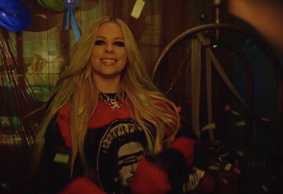 Avril Lavigne - Young & Dumb (feat. Simple Plan)