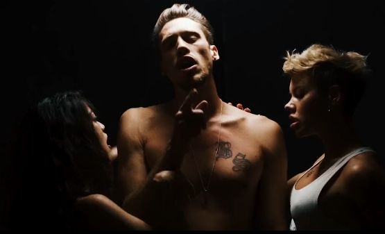 ReeeN - Eismann (Off­icial Porn Video)