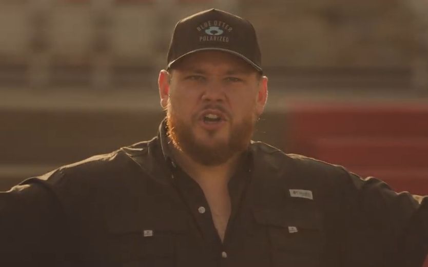 Luke Combs - Back in the Saddle