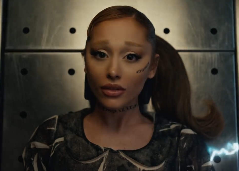 Ariana Grande - Hampstead