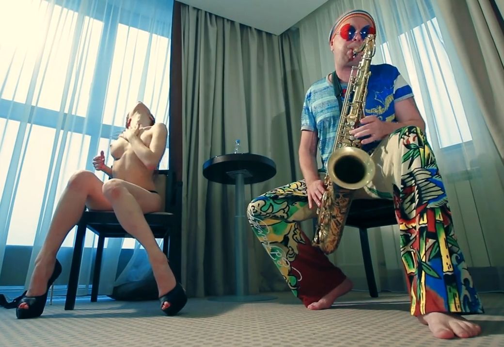 ХИТОБОИ - Только не в тебя! (uncensored)