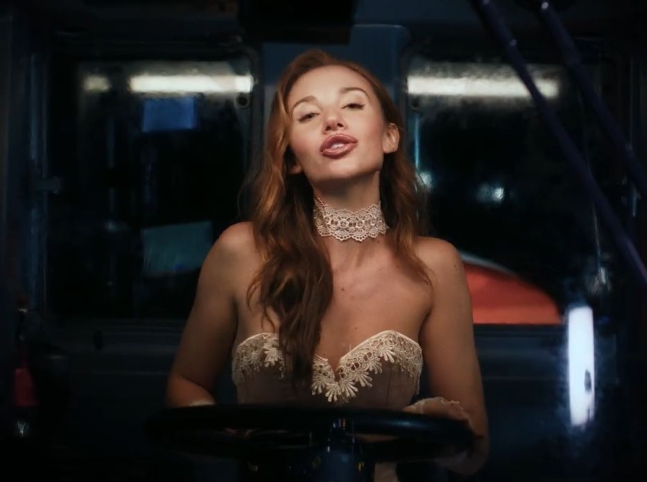 MIA BOYKA - А он такой