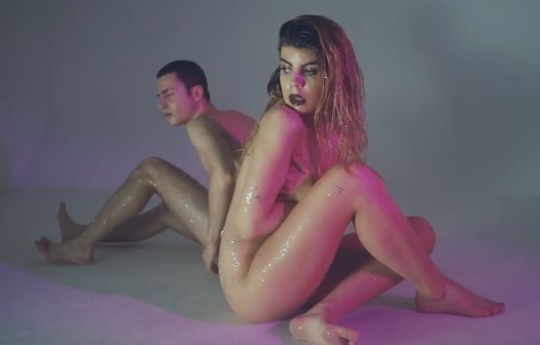 CHLOЁ - Человечки (uncensored)