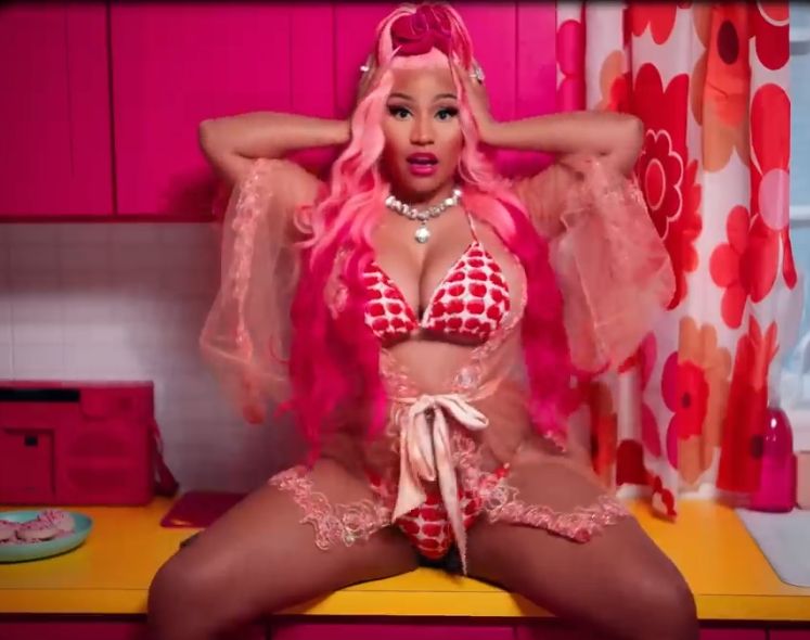 Nicki Minaj - Super Freaky Girl