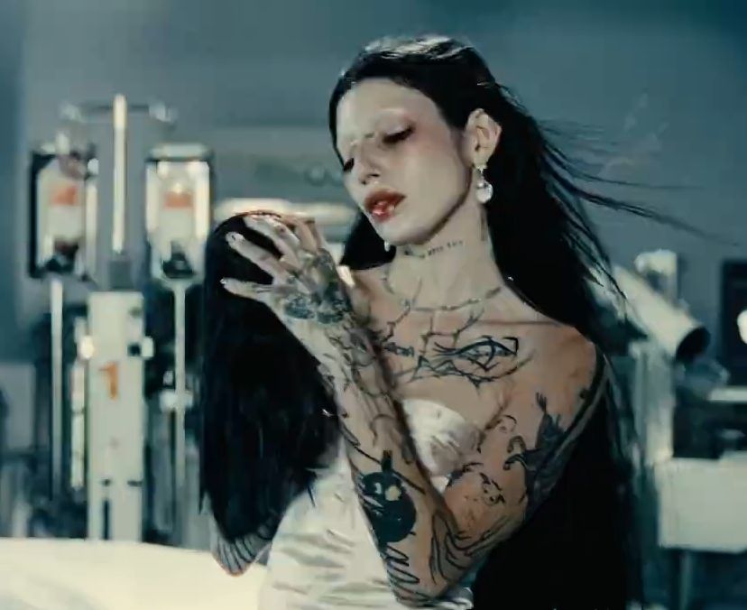 DeathbyRomy - BODY HORROR