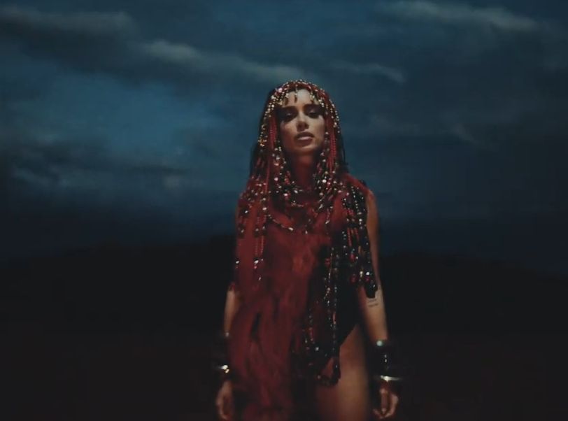 Anitta, Shakira - Choka Choka